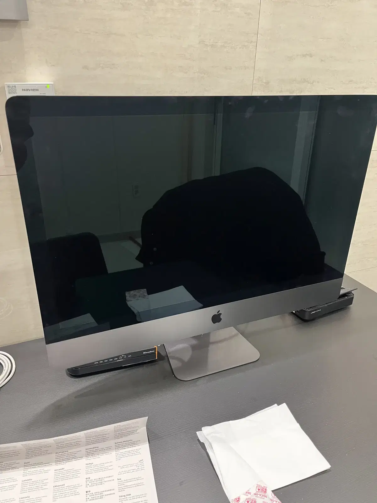 iMac Pro 기본형 판매합니다.